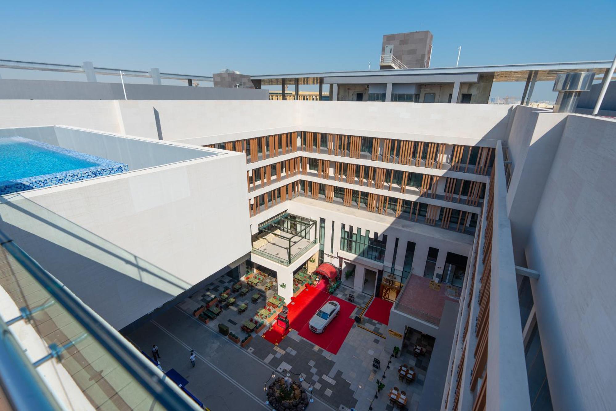 West Walk Retaj Hotel Al Rayyan Екстериор снимка