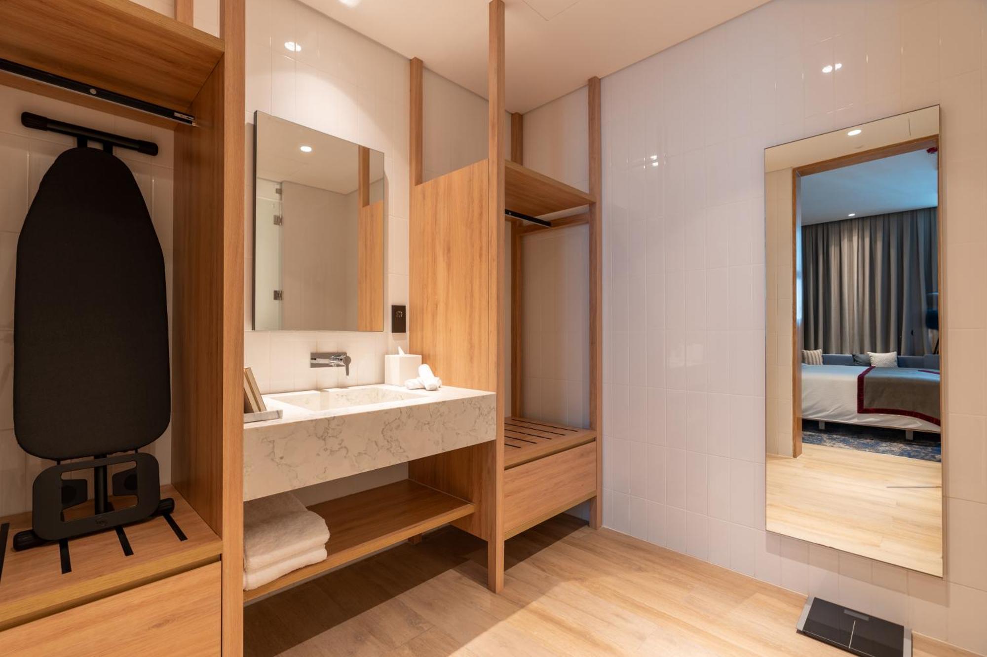 West Walk Retaj Hotel Al Rayyan Екстериор снимка