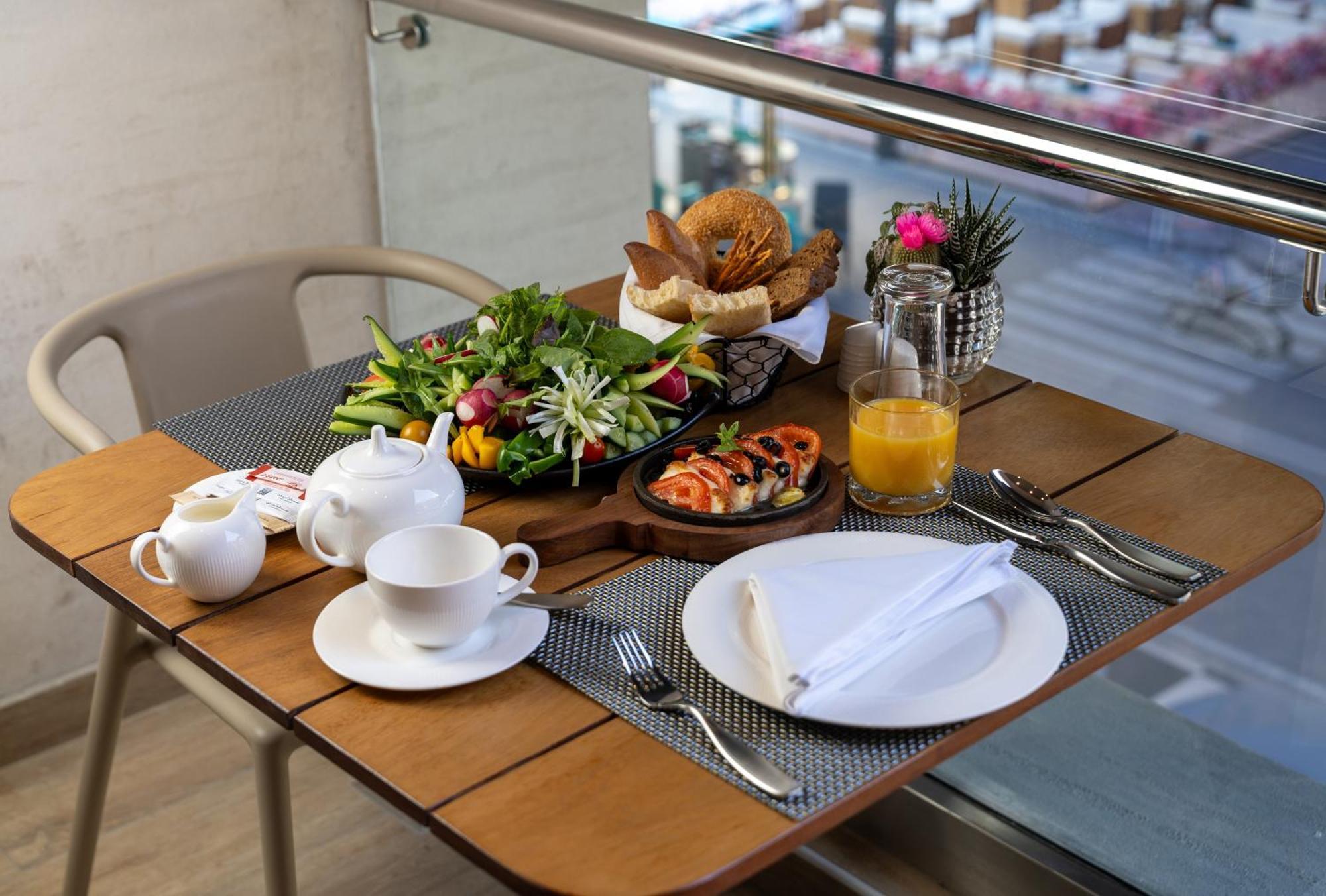 West Walk Retaj Hotel Al Rayyan Екстериор снимка